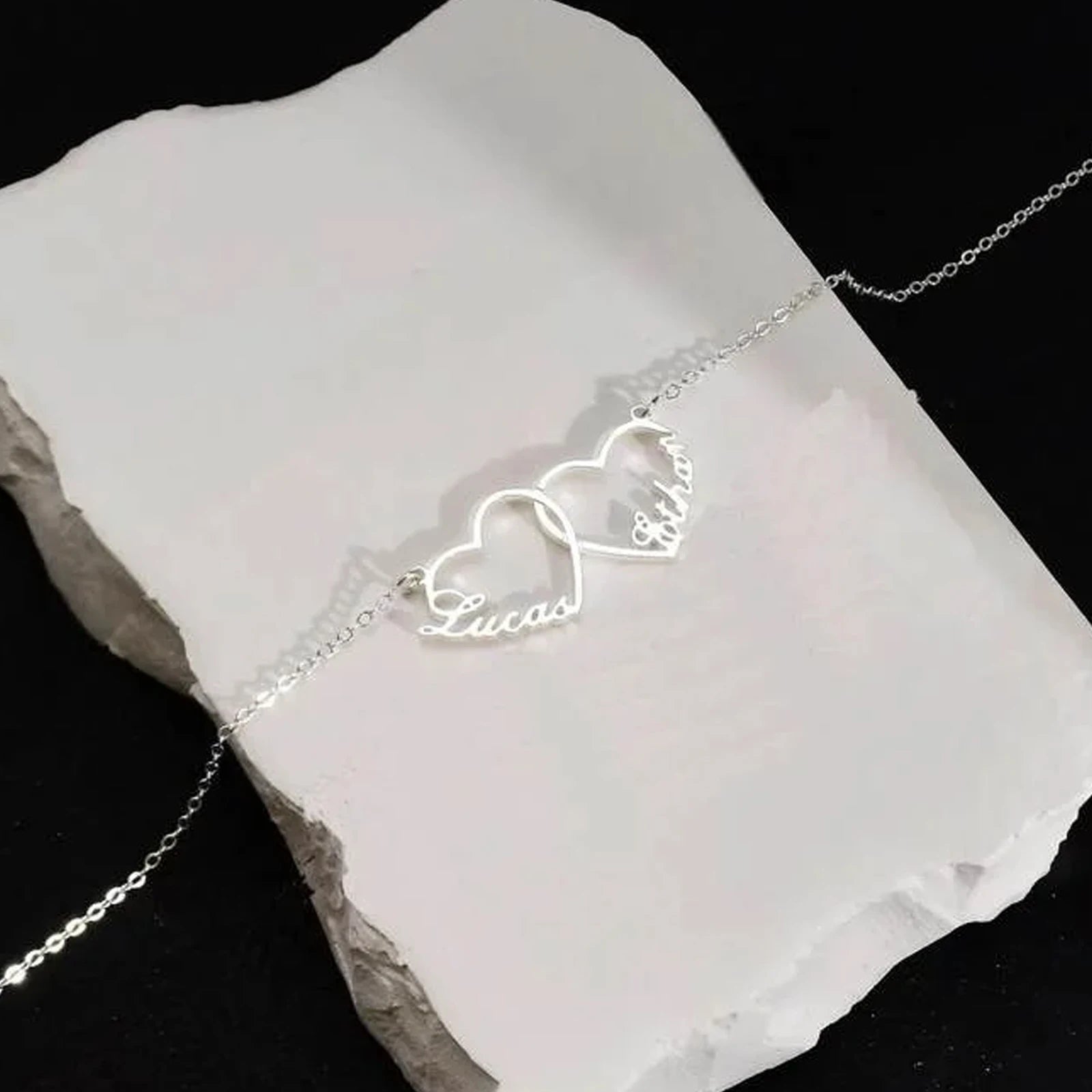 Collier Personnalisable - Modèle "Cœurs Entrelacés"